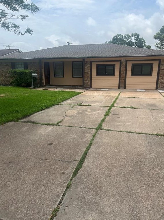 2105 21st Ave N, Texas City, TX 77590