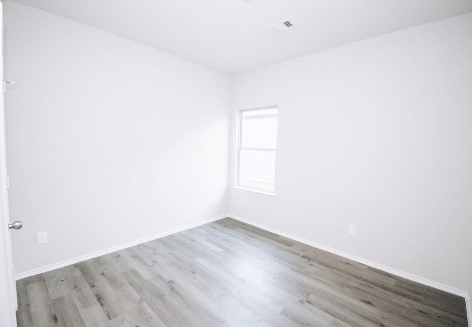 403 E Avenue G, Conroe, TX 77301