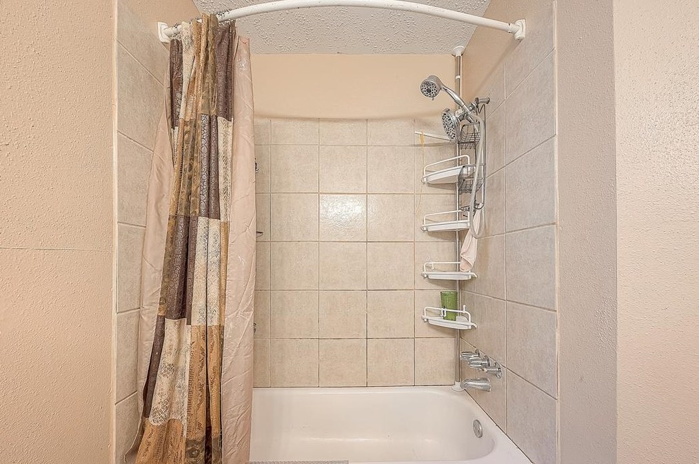 19327 Cypress Bay Dr, Katy TX 77449-4034 exterior