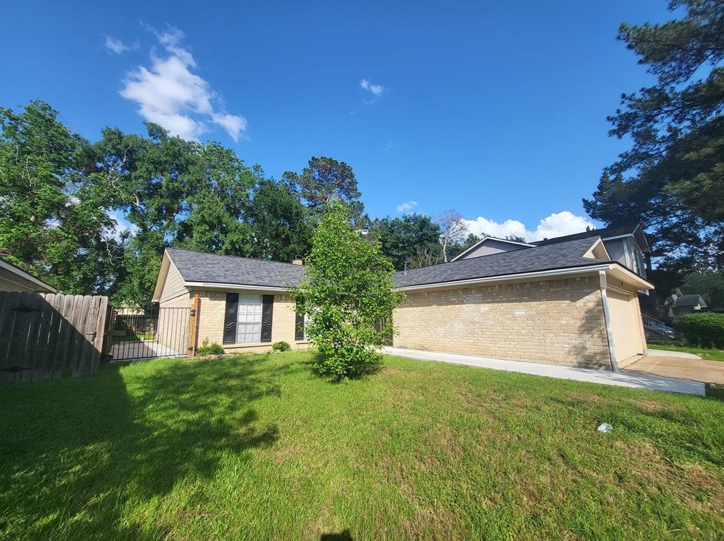 939 Western Hills Dr, Katy, TX 77450