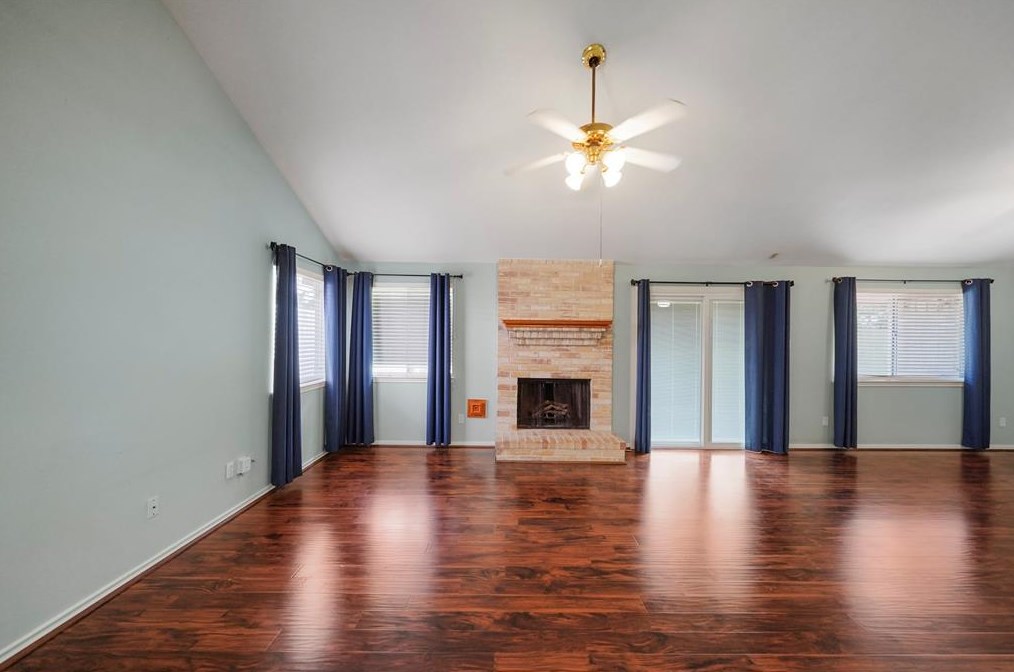 17206 Park Lodge Dr, Spring, TX 77379