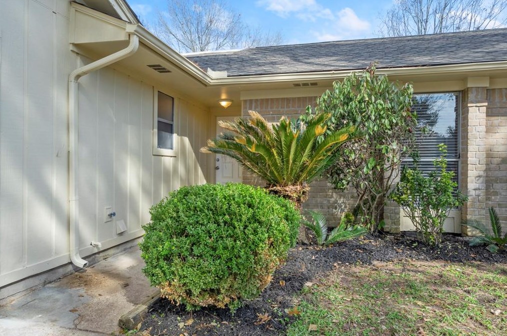 15606 Stoney Fork Dr, Houston TX  77084-3657 exterior