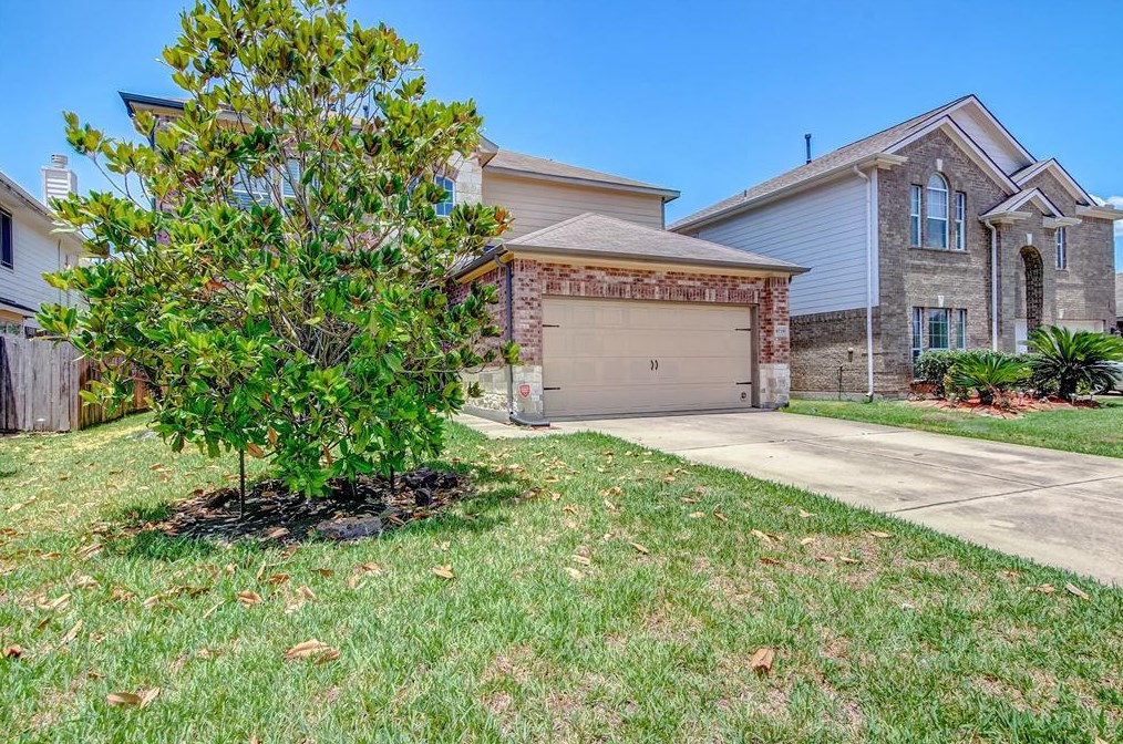 9719 Arched Oak Dr, Houston, TX 77095-5281