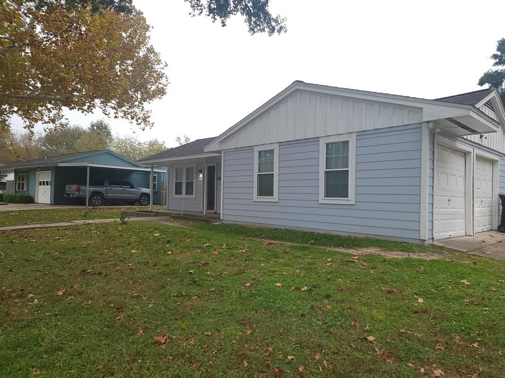 6947 Cole Creek Dr, Houston TX  77092-1439 exterior