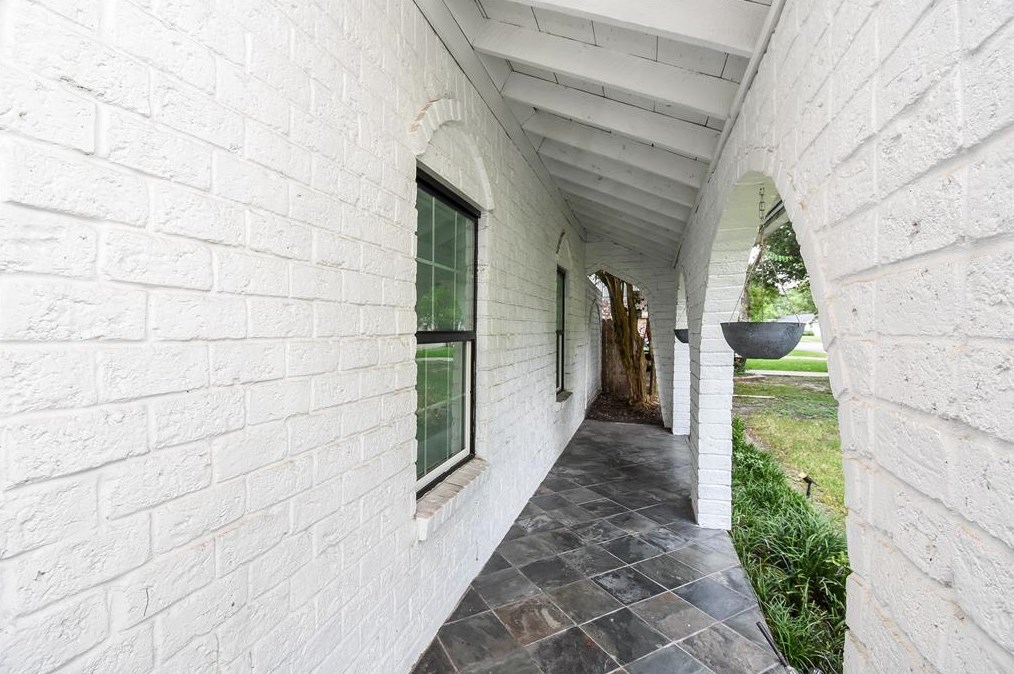 2314 Walnut Bend Ln, Houston, TX 77042-2826