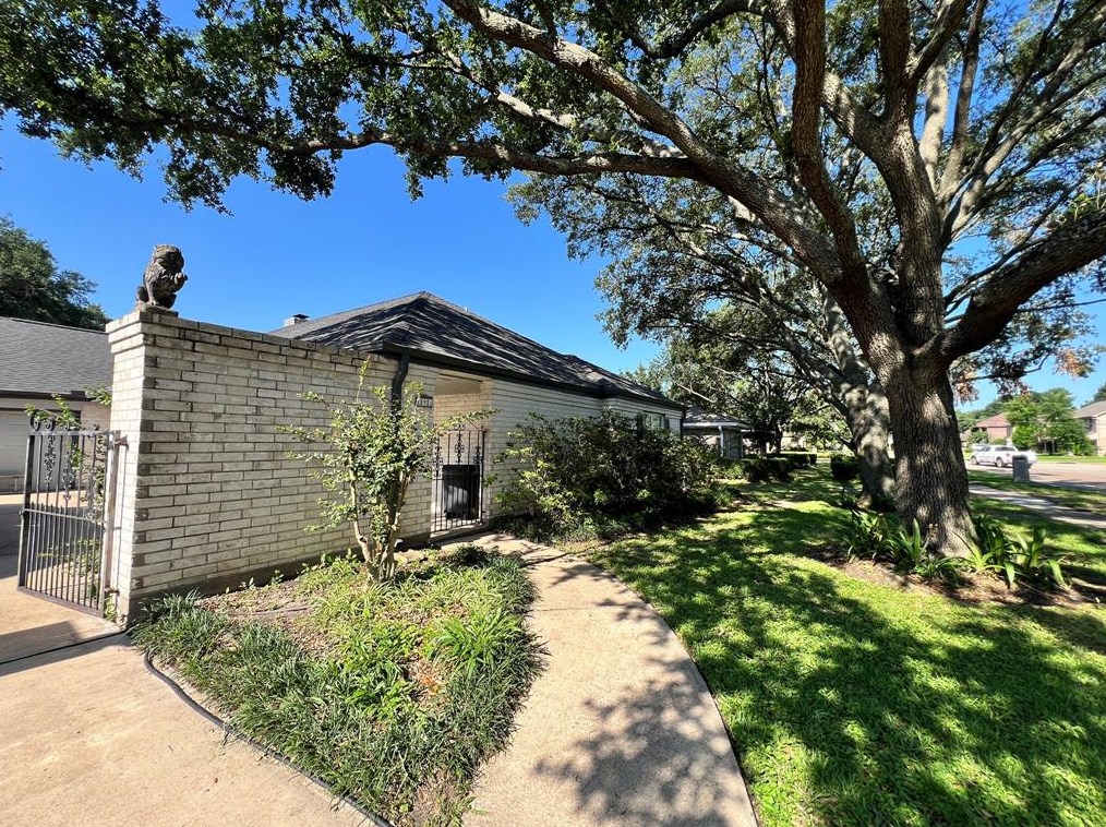 15921 Congo Ln, Houston, TX 77040