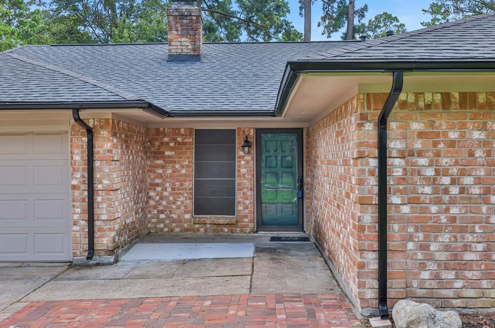 2034 Middle Creek Dr, Humble, TX 77339
