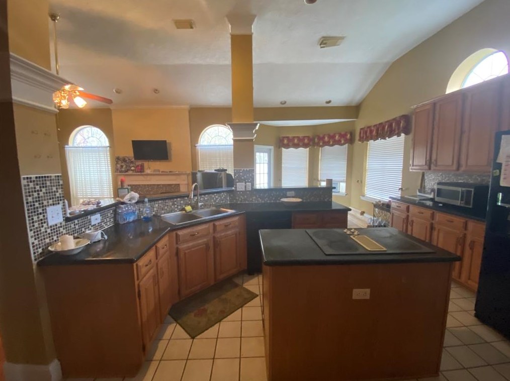 73 Calla Lily Ct, Richwood, TX 77566-4571