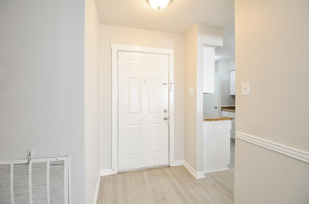 11202 Bandlon Dr, Houston TX  77072-1910 exterior