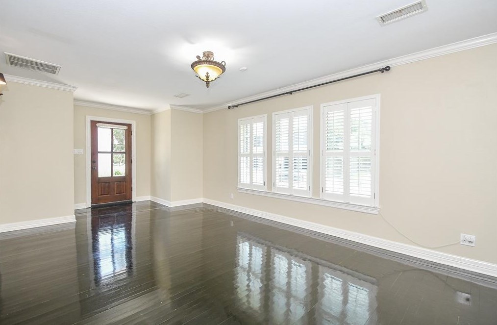 2026 Portsmouth St, Houston TX  77098-4206 exterior