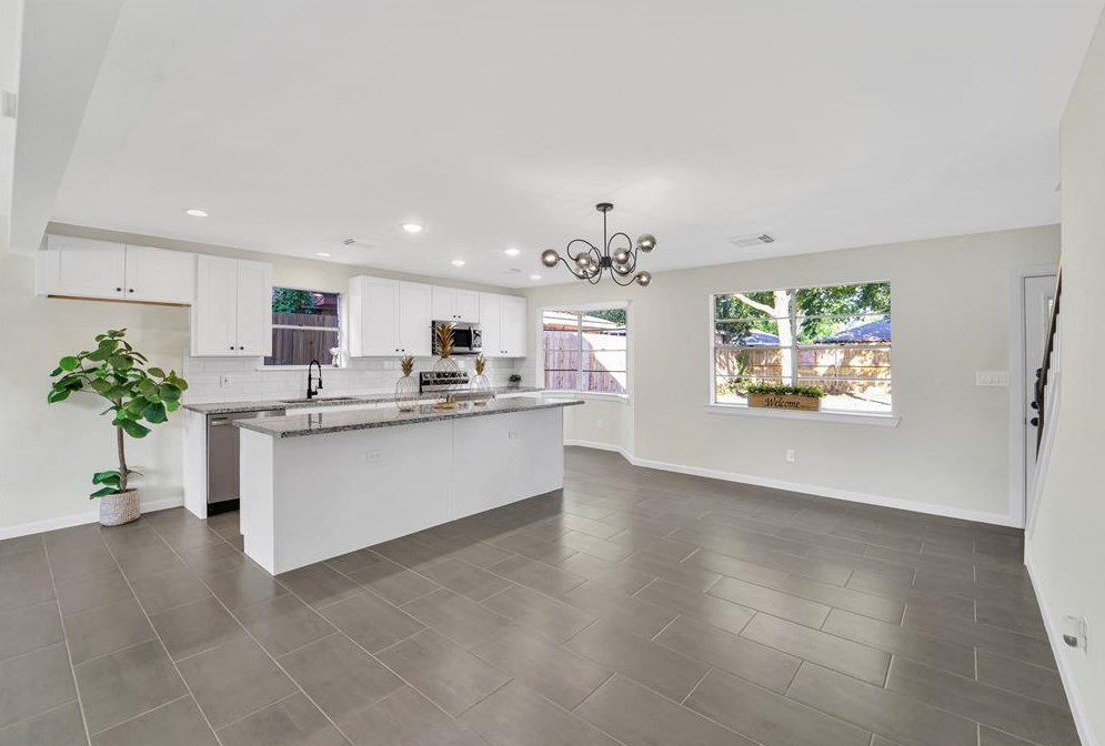 10910 Sageorchard Ln, Houston TX  77089-3918 exterior