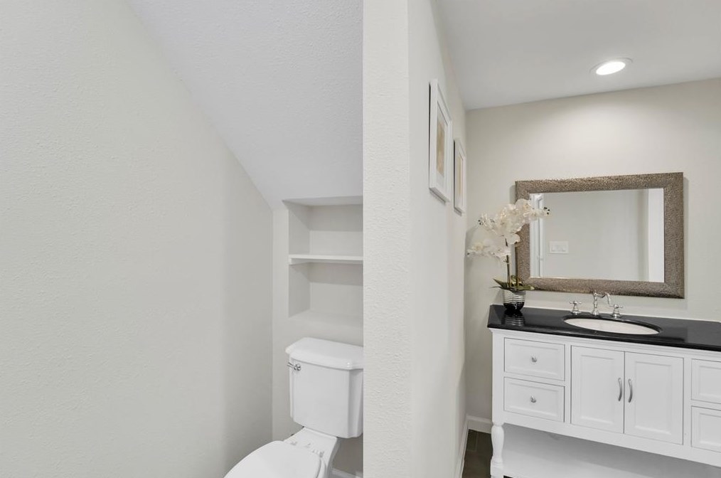 10910 Sageorchard Ln, Houston TX  77089-3918 exterior