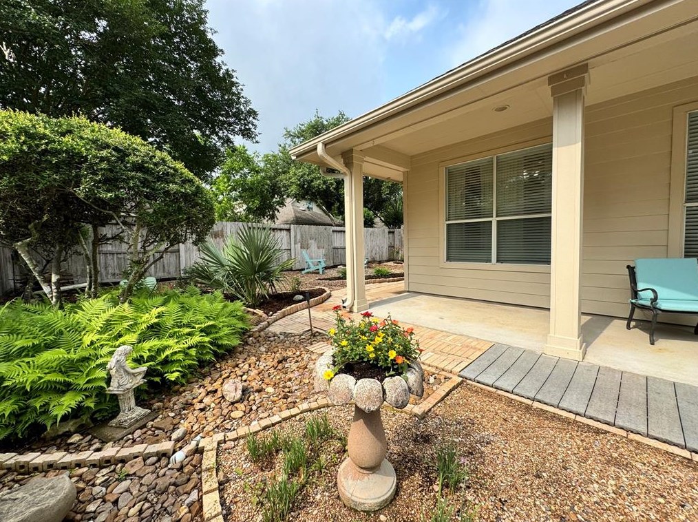 150 W Lilac Ridge Pl, Conroe, TX 77384