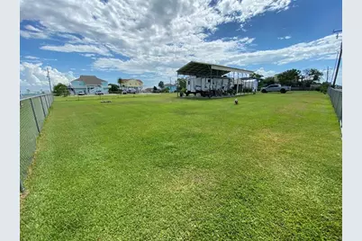 1128 Canal E, Crystal Beach, TX 77650 - Photo 6