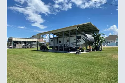 1128 Canal E, Crystal Beach, TX 77650 - Photo 12