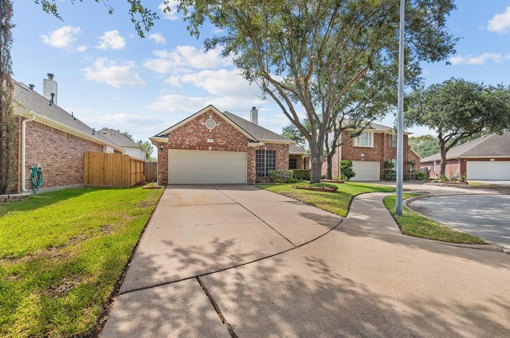 9011 Red Hawk Cir, Houston, TX 77064-7764