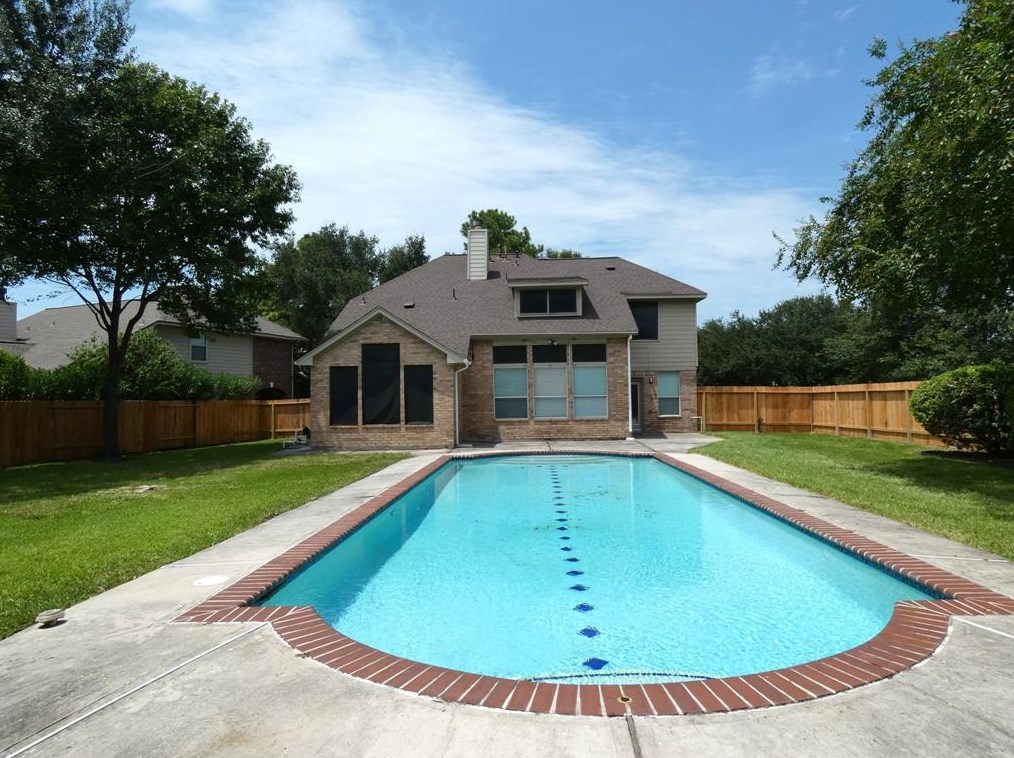 8403 Shadow Gate Ct, Houston, TX 77040