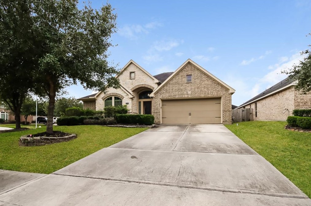 13030 Gentle Water Dr, Houston TX  77044-1206 exterior