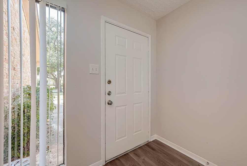 2931 Jenny Dr, Sugar Land, TX 77479