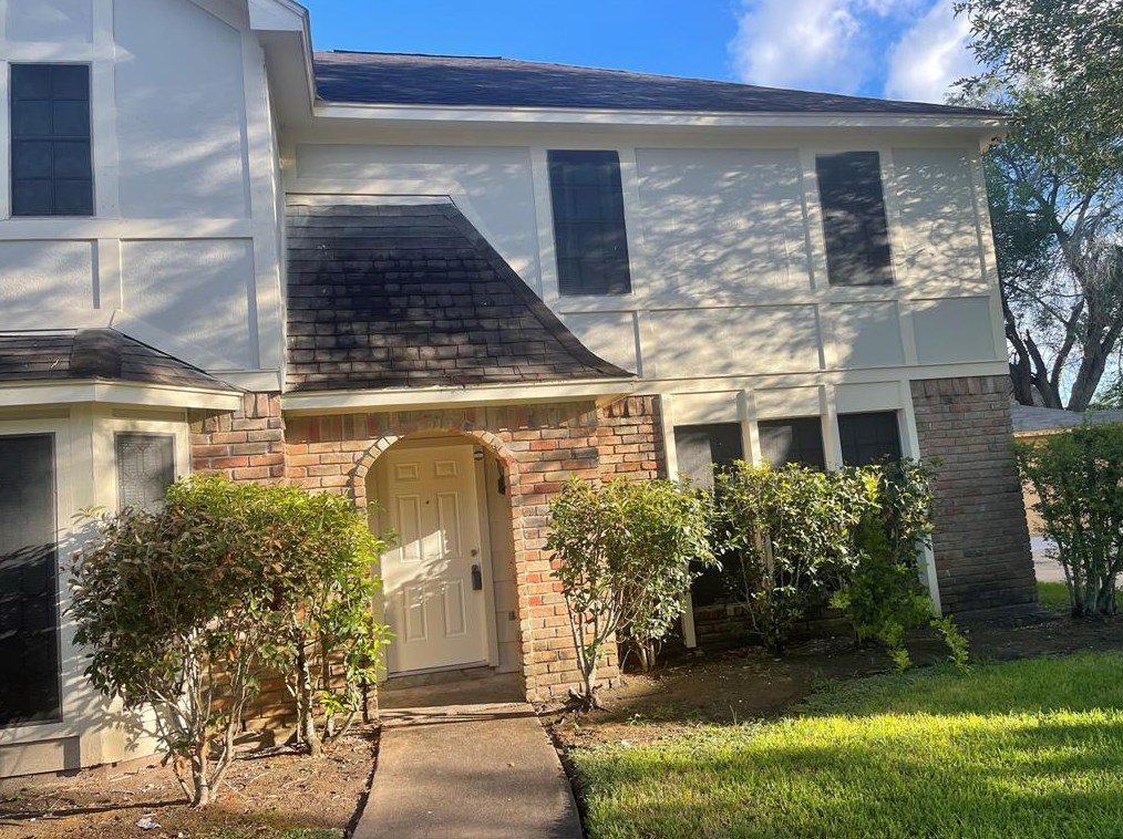 14707 Woodward Gardens Dr, Houston, TX 77082