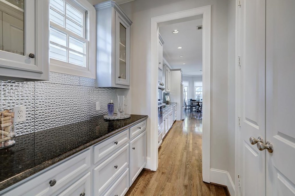 1536 Waverly, Houston TX  77008-4149 exterior