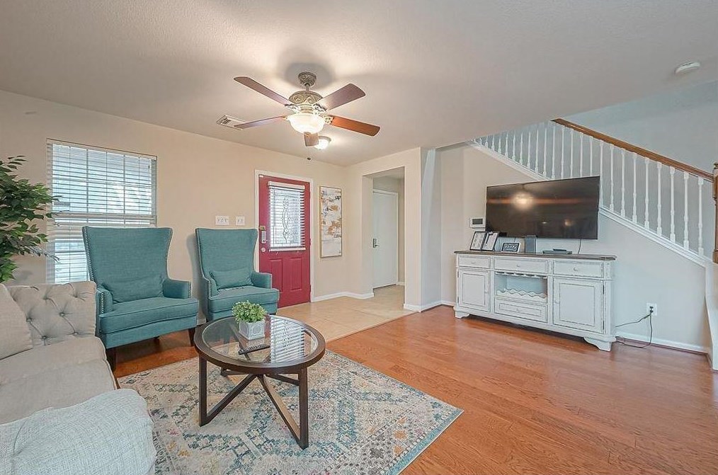 9202 Cribbage Ct, Houston TX  77083-8006 exterior