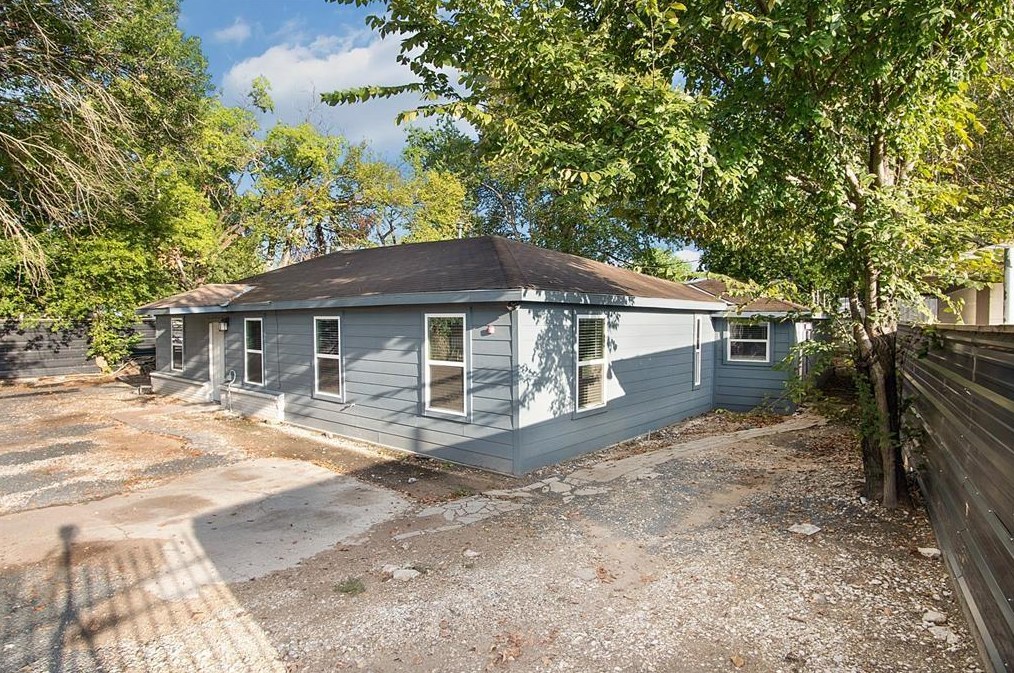 2116 Cromwell St, Houston, TX 77093