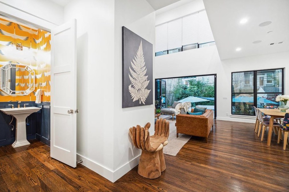 1906 Swift Blvd, Houston TX  77030-1807 exterior