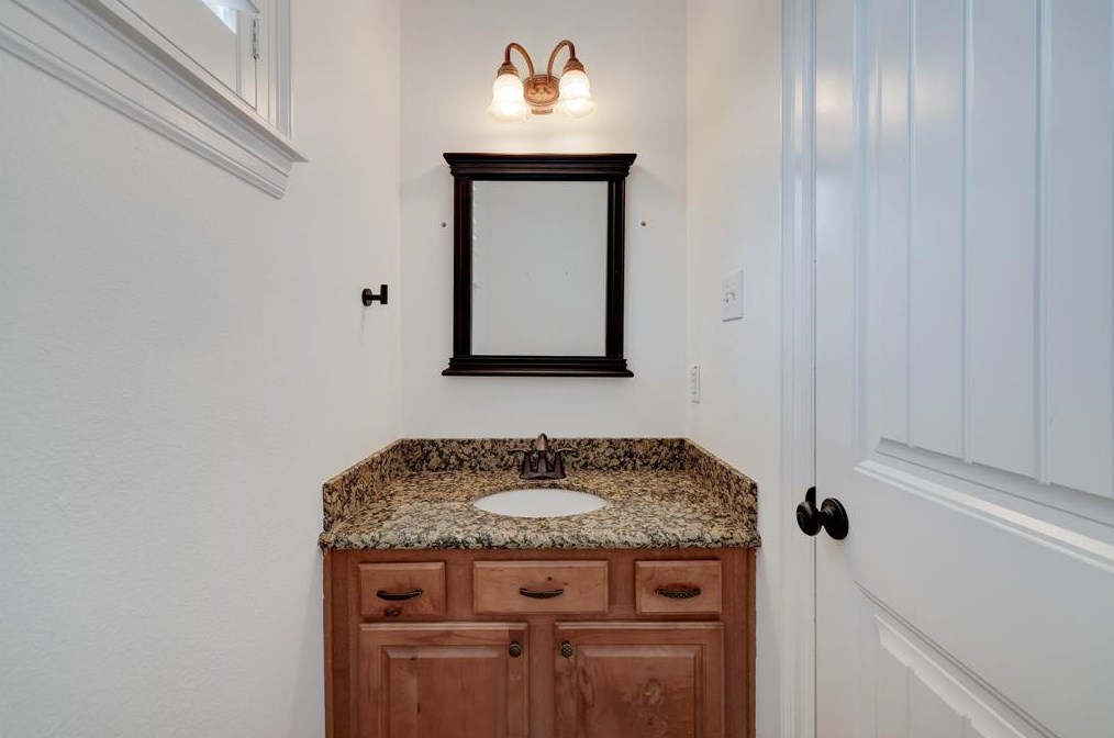 1009 Kern St, Houston, TX 77009-2921