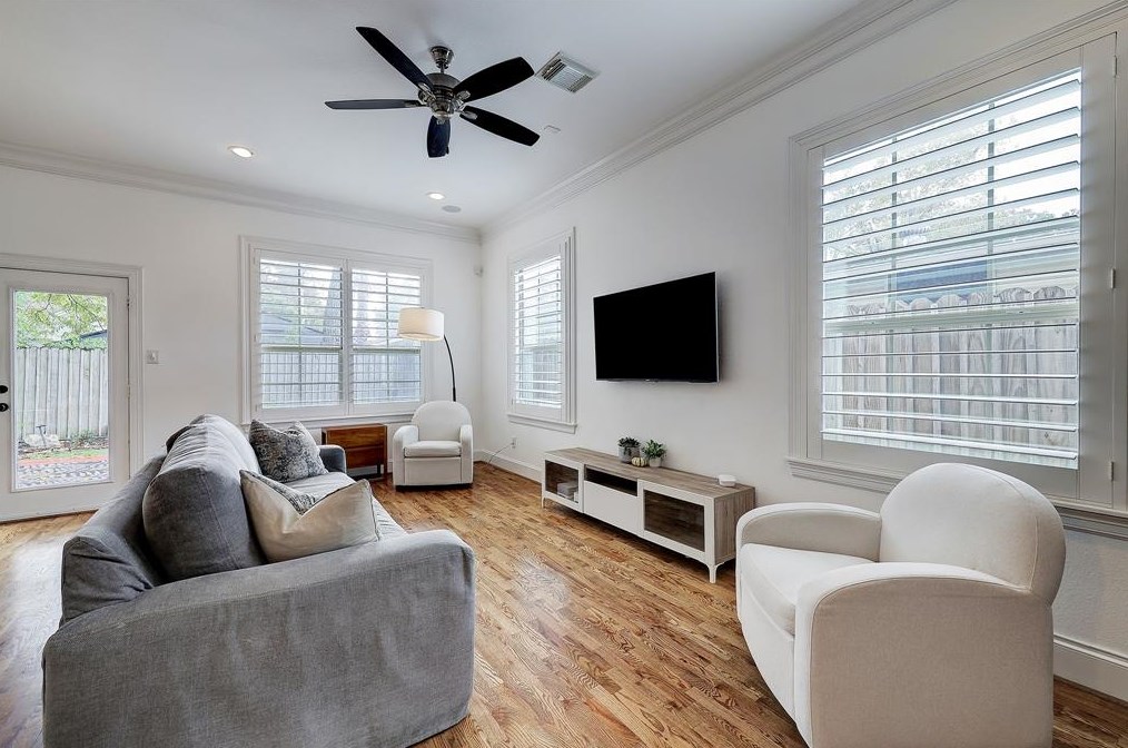 1009 Kern St, Houston TX  77009-2921 exterior