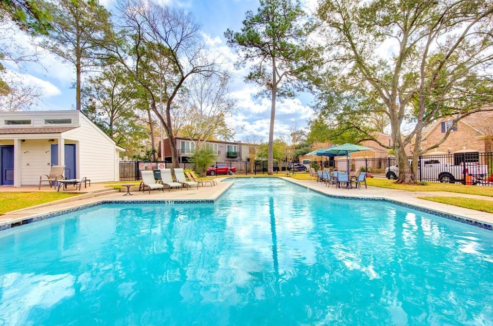 12625 Memorial Dr, Houston TX  77024-4889 exterior