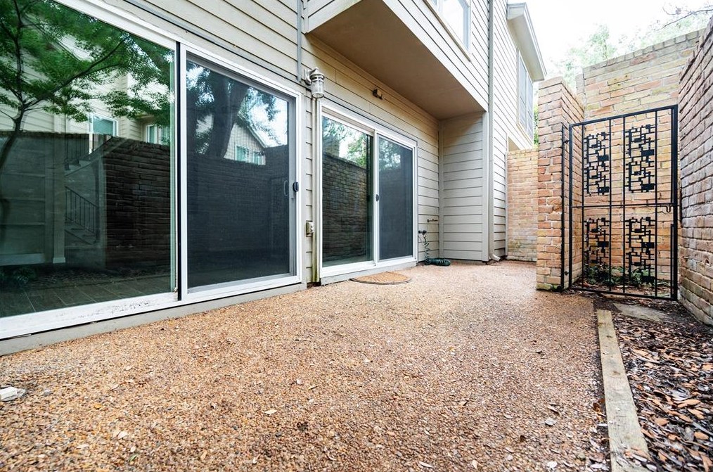 12625 Memorial Dr, Houston TX  77024-4889 exterior