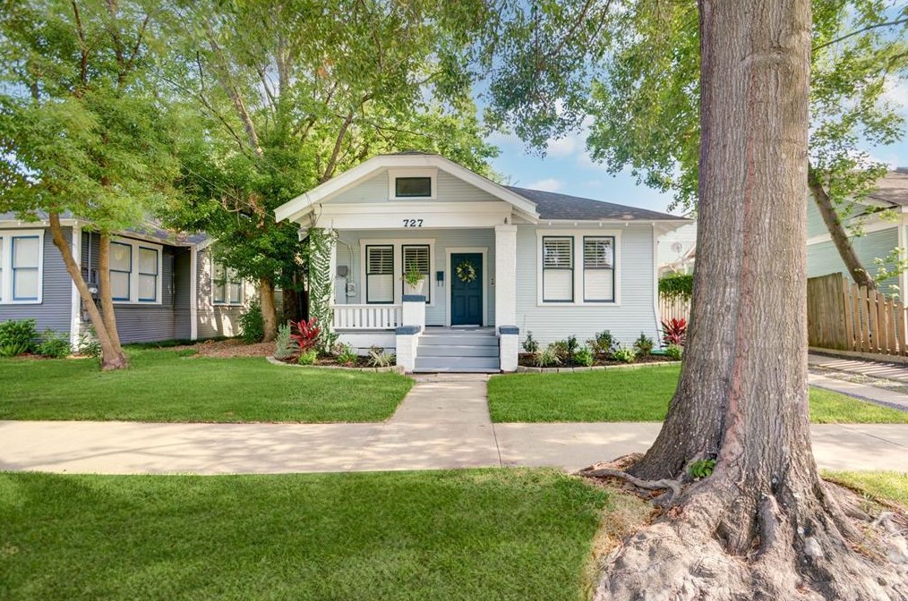 727 Pecore St, Houston, TX 77009