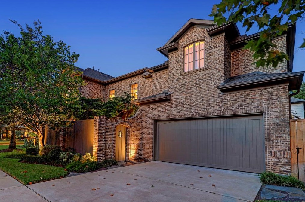 3833 Marlowe St, Houston, TX 77005-2043