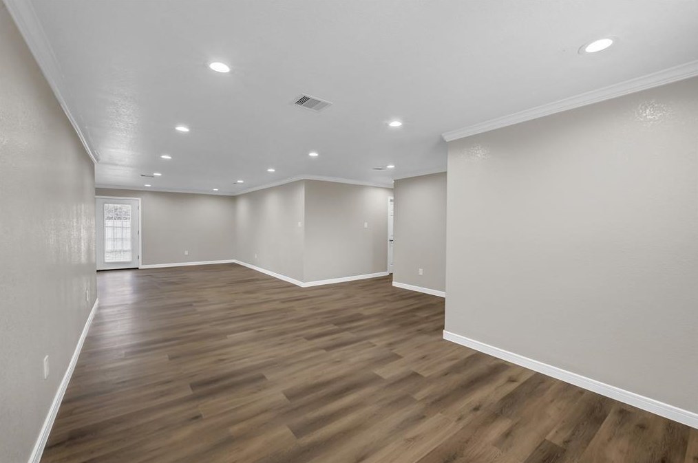 516 Harold Ln, Baytown, TX 77521
