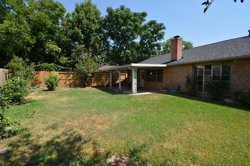 16323 Autumn Wind Dr, Houston TX  exterior
