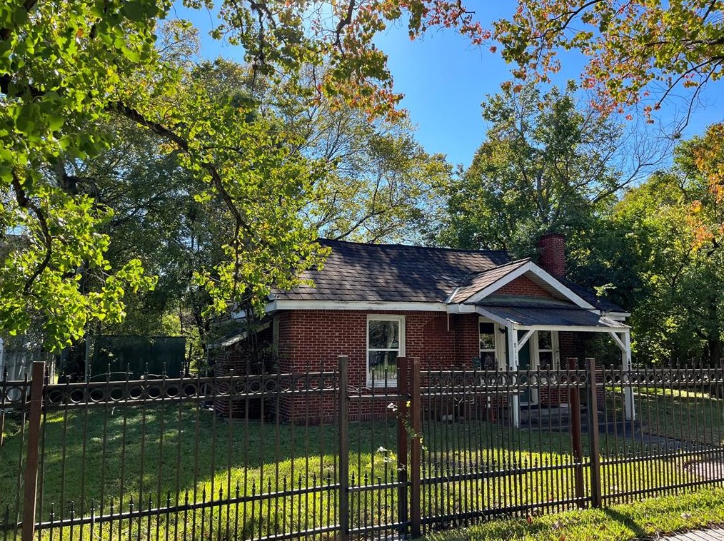 8114 Grafton St, Houston, TX 77017-2227