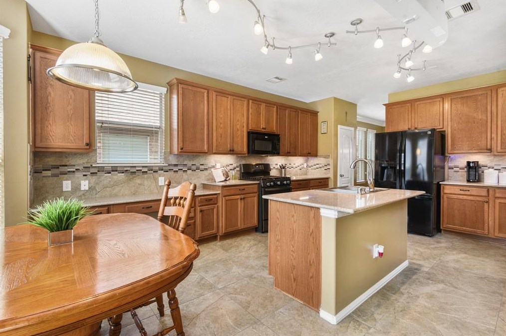 5115 Laura Lee Ln, Pasadena TX 77504-2385 exterior