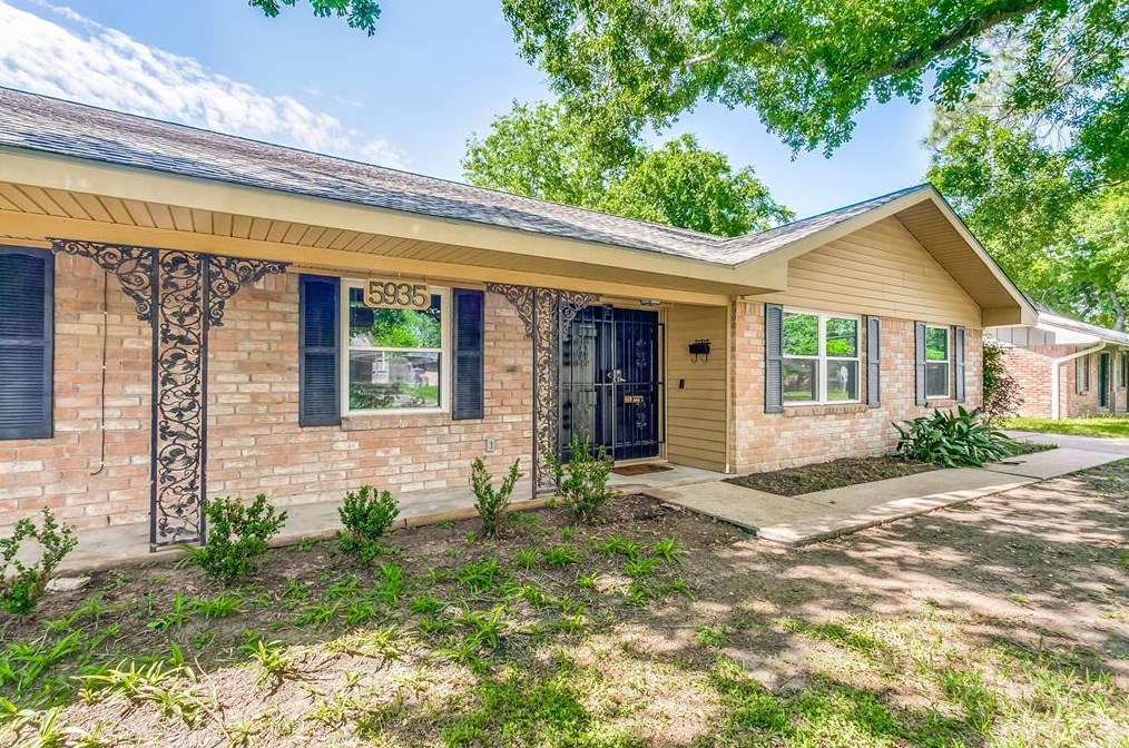5935 Reamer St, Houston, TX 77074