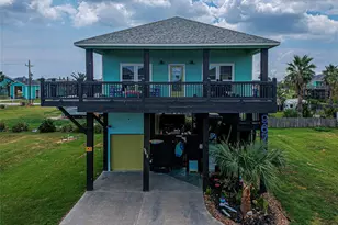 967 Meynig Dr, Crystal Beach, TX 77650 - Photo 1