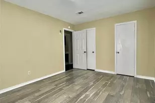 611 N Avenue D, Freeport, TX 77541 - Photo 12