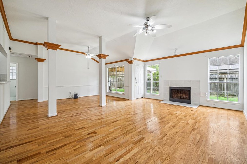8411 Summertree Dr, Houston TX  77040-1677 exterior