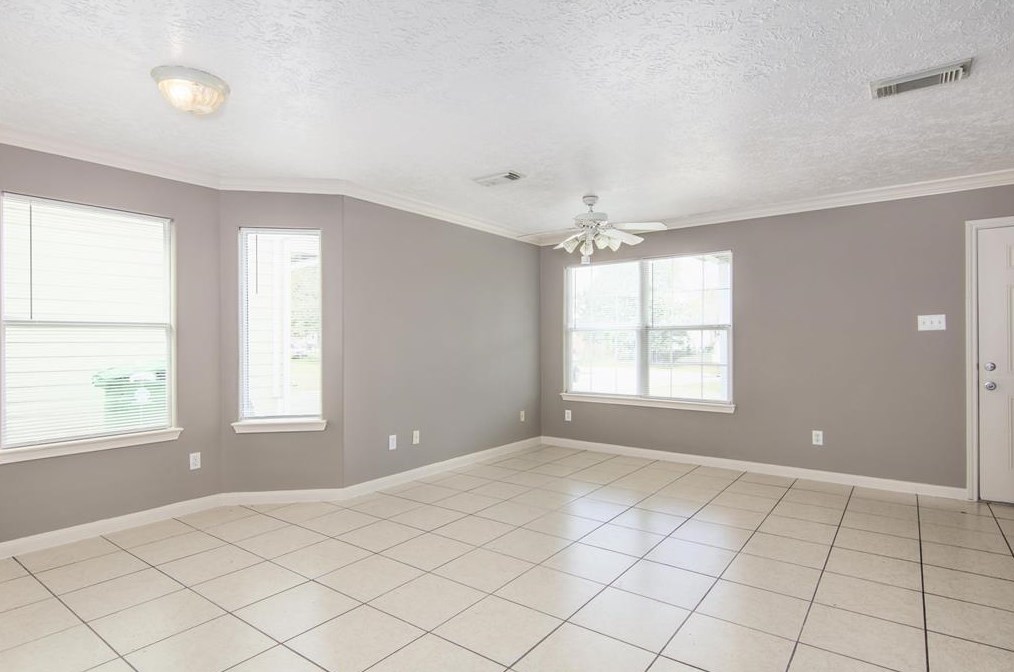 6605 Schambray St, Houston, TX 77085