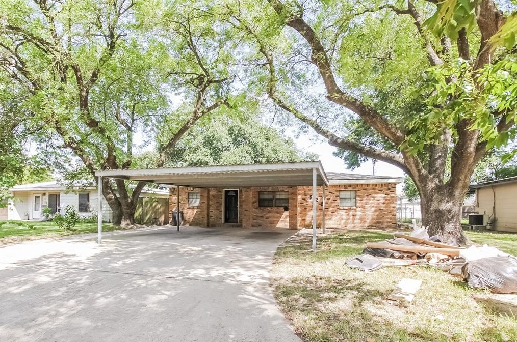 1522 4th Ave N, Texas City, TX 77590