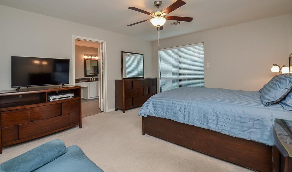 12107 Olympia Dr, Houston TX  77042-2817 exterior