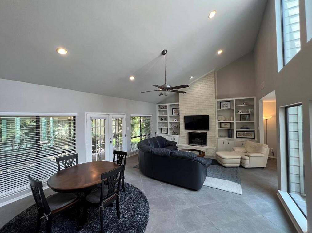 12107 Olympia Dr, Houston TX  77077-6017 exterior