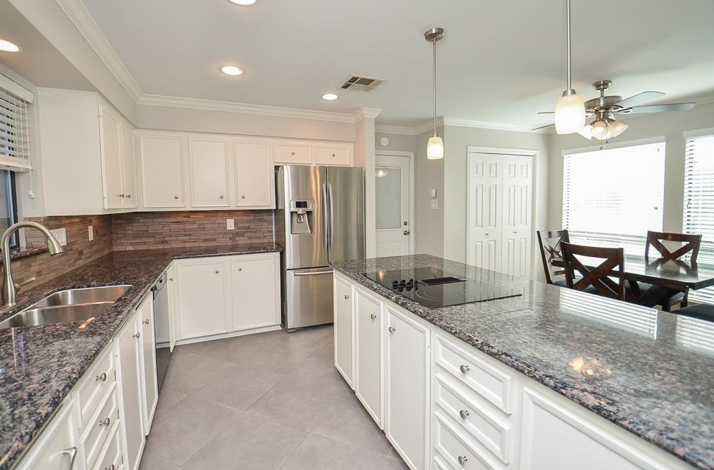 12107 Olympia Dr, Houston TX  77042-2817 exterior