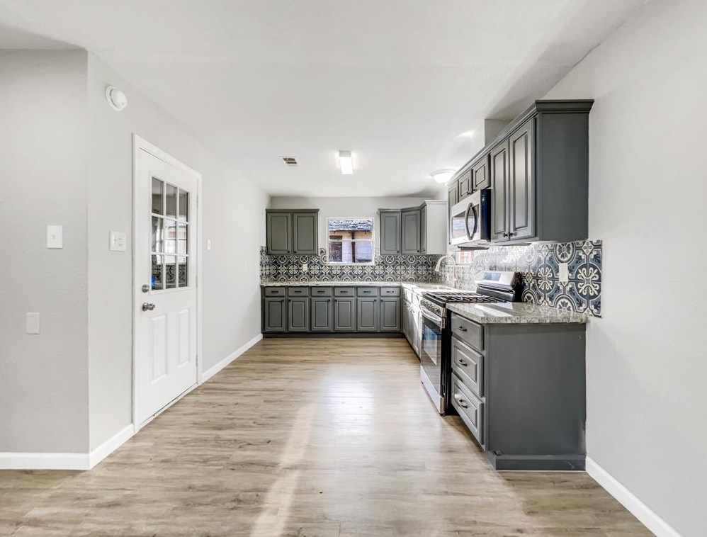 5535 Crane St, Houston TX  77026-4012 exterior