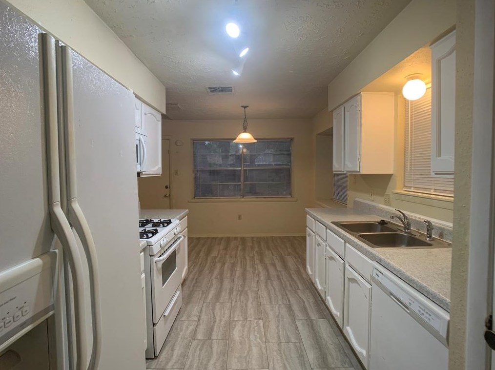 9607 Eday Dr, Spring TX  77379-4318 exterior