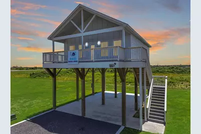 1021 Sunset Circle W, Crystal Beach, TX 77650 - Photo 1